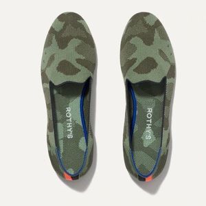 like new Rothy’s Olive Camo The Loafer